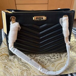 Gorgeous nwt Michael Kors Whitney